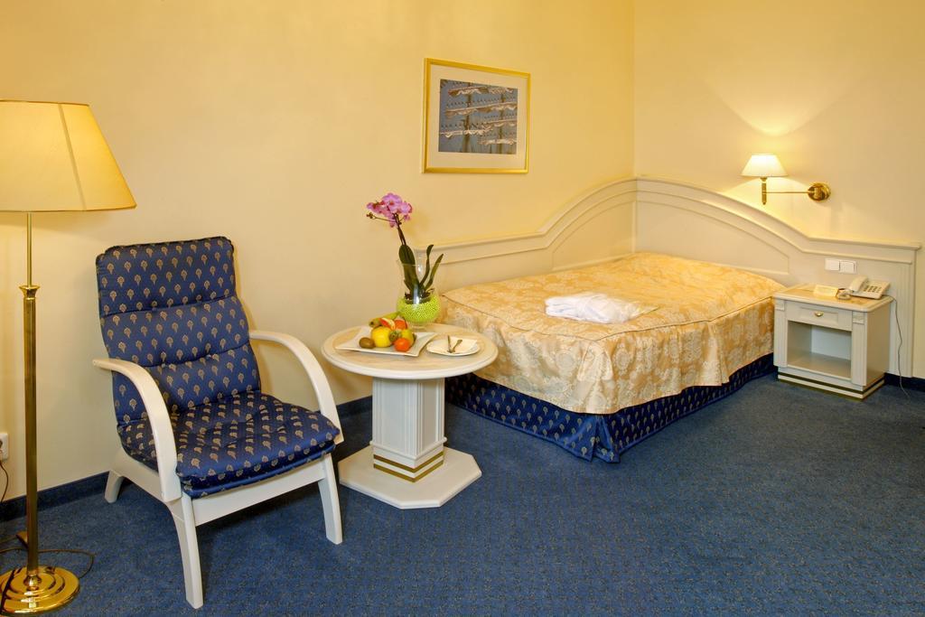 Ensana Hotel Pacifik มาเรียอานซเกลาซนี ภายนอก รูปภาพ